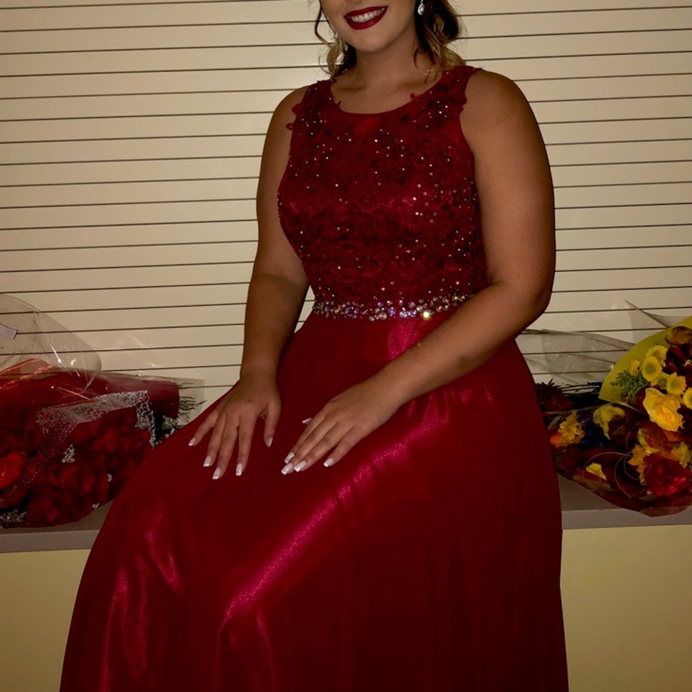 Elizabeth K GLS Red Gown XL